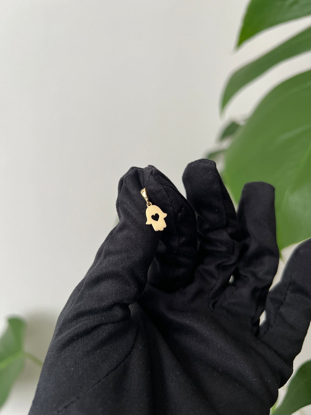 18K Solid Gold Hamsa Hand Pendant, Minimalist Spiritual Charm, Gift for Her