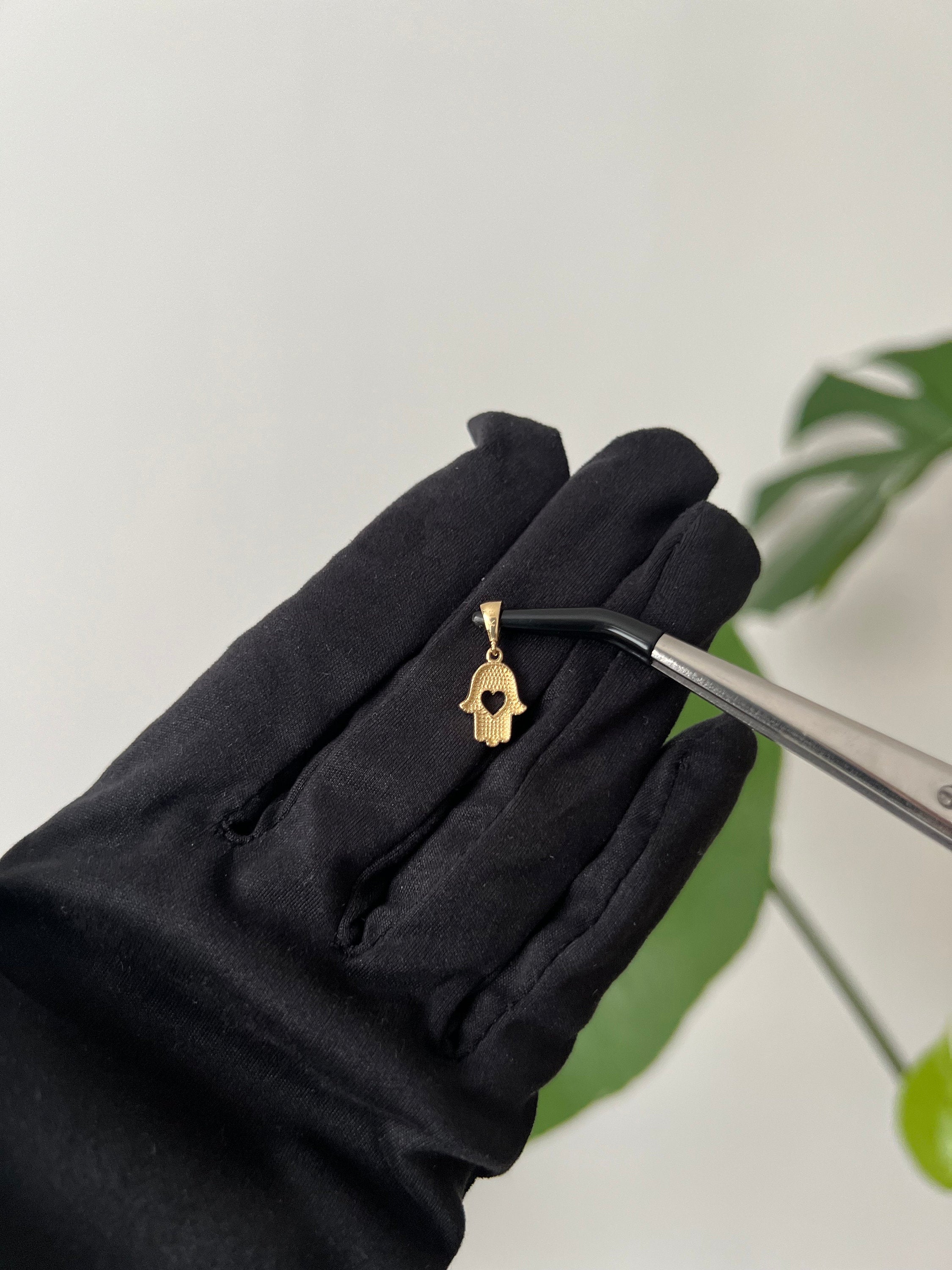 18K Solid Gold Hamsa Hand Pendant, Minimalist Spiritual Charm, Gift for Her