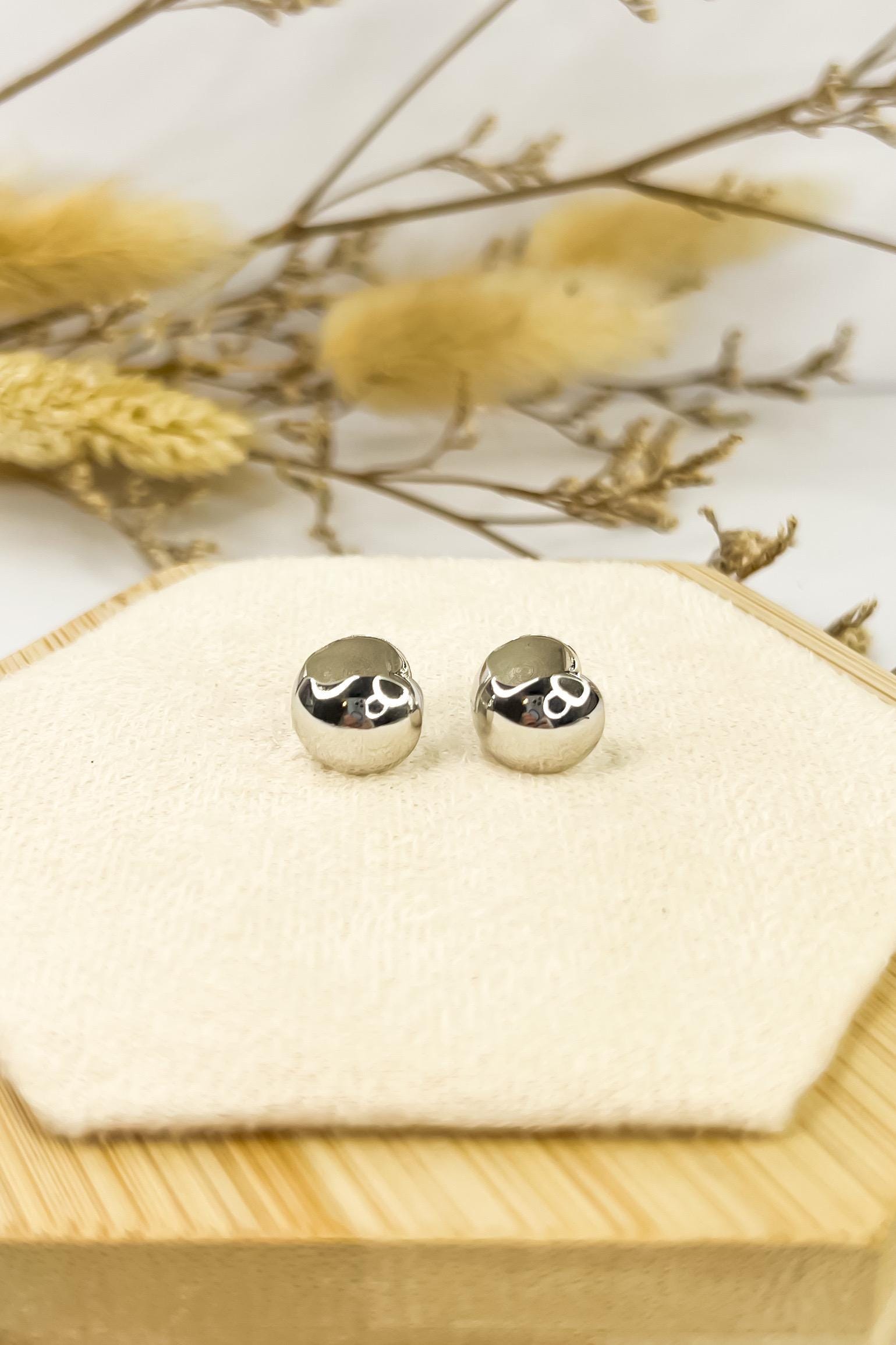 18K Solid Gold Chunky Huggies - Unique - Au750 - Yellow Gold - Bestseller Gift - Christmas Gift - Gift for Her - Birthday Gift