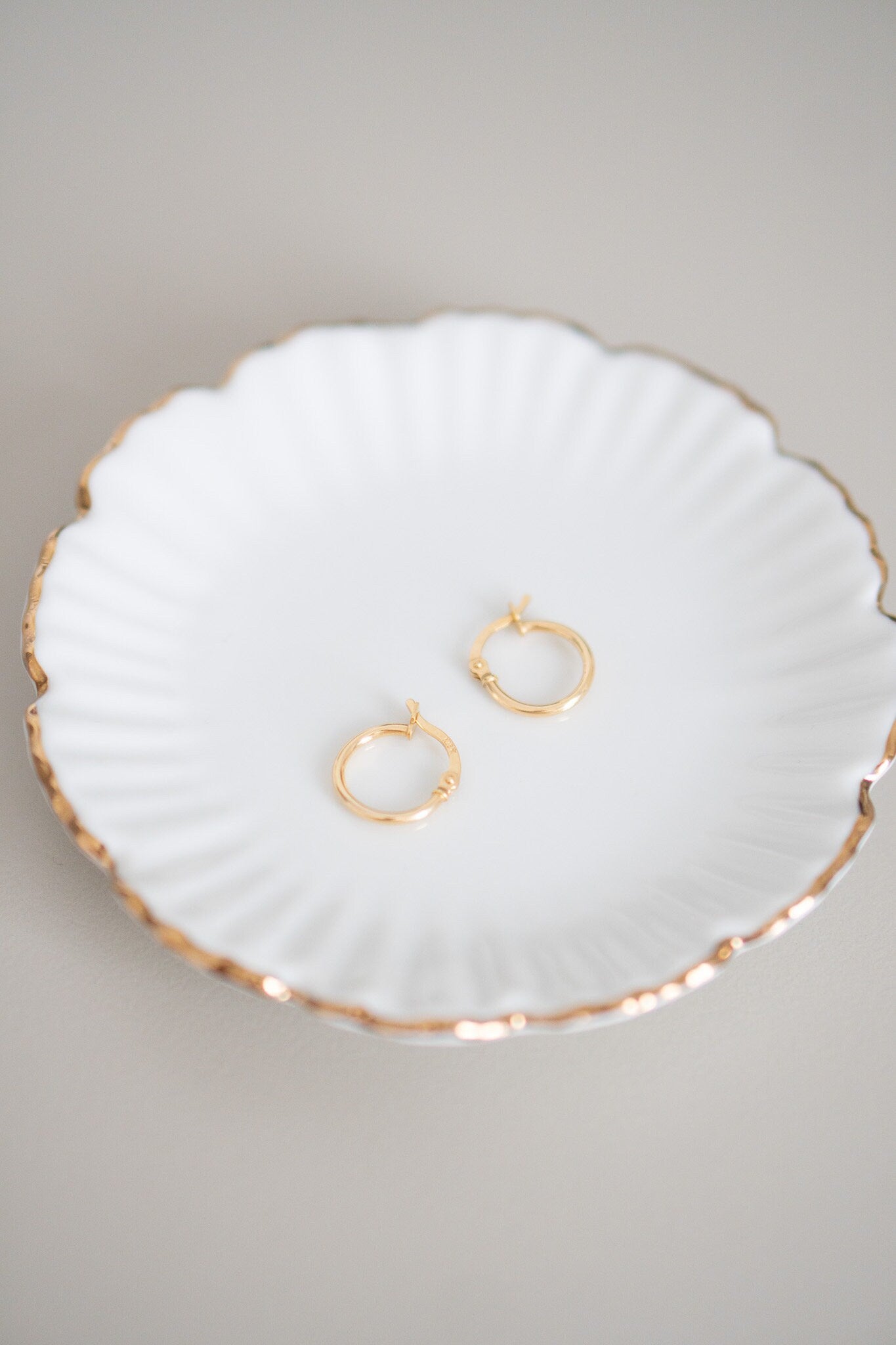 18K Solid Gold Hoop Earrings, 14mm Gold Hoops, Minimalist Everyday Earrings, Classic Jewelry Gift for Her