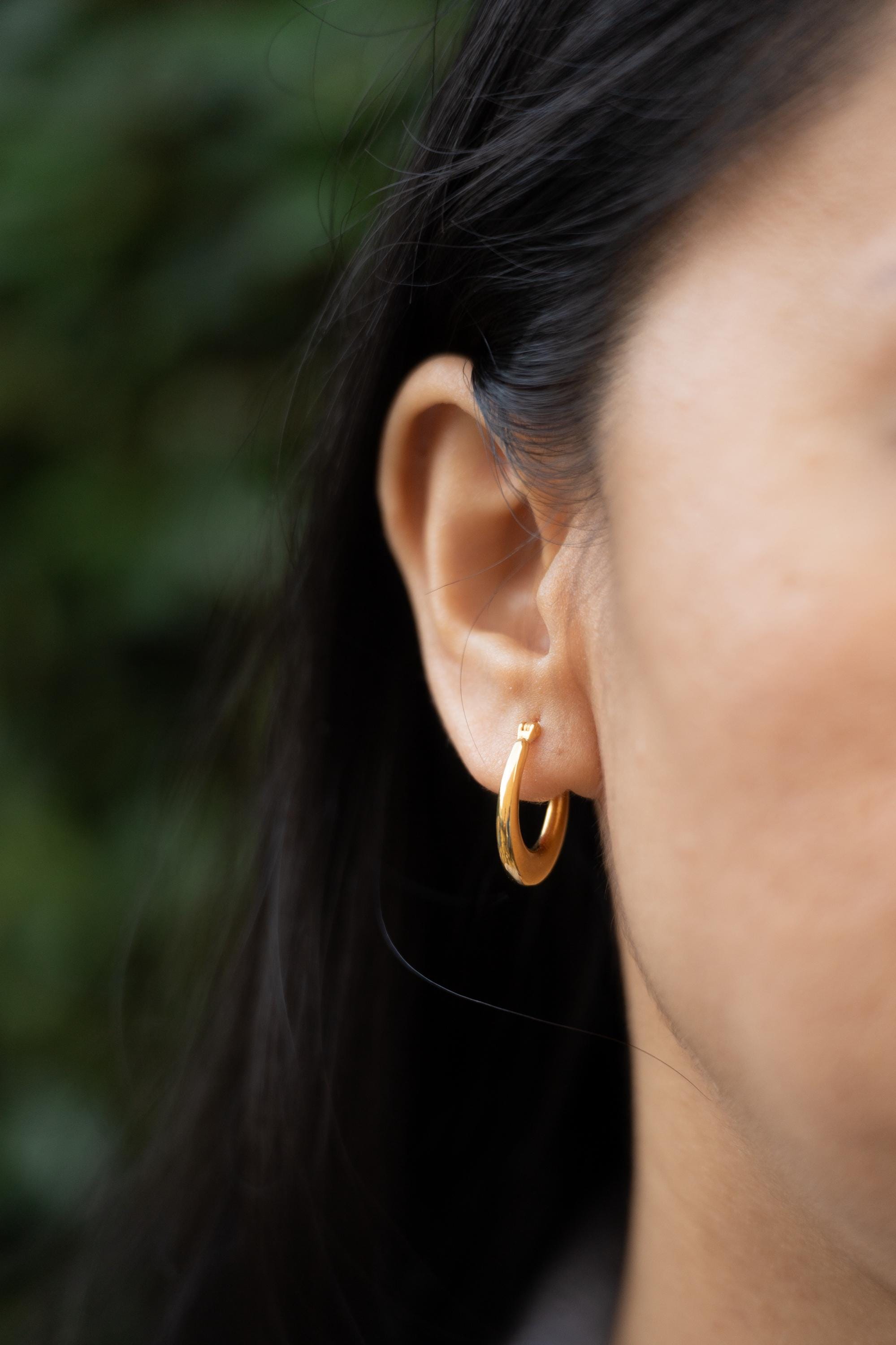 18K Solid Gold Oval Hoop Earrings, Minimalist Gold Loop Earrings, Dainty Everyday Jewelry, Lightweight Oval Hoops, Gift for Her
