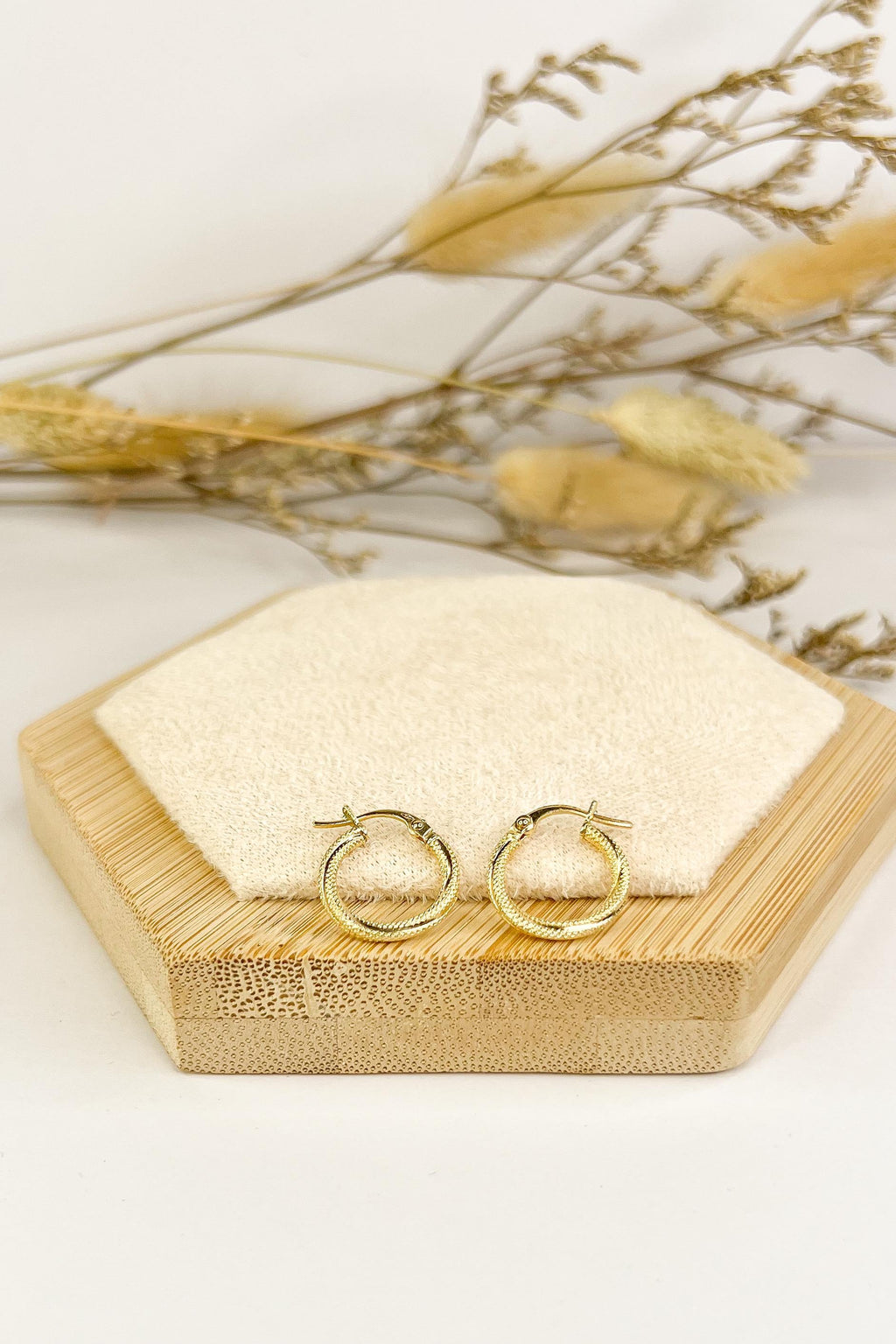 18K Solid Gold Hoop Earrings 15mm, Dainty Minimalist Gold Hoops, Small Everyday Earrings, Lightweight Statement Jewelry, Gift for Her